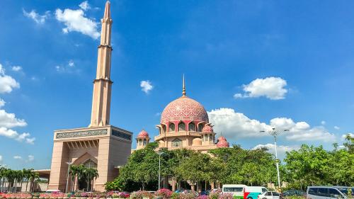 Travel 212 Putrajaya Malaysia